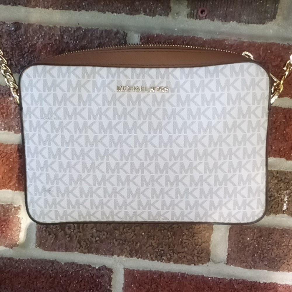 MK Jetset  Crossbody Bag New No Tags 10" X 7" Gold Chain - Picture 4 of 10